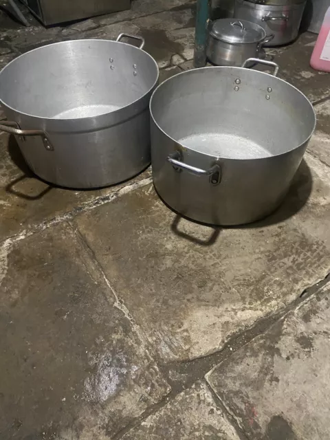 Comercial kitchen Job Lot. Xtra Lrg Stock Pots, Gas Stove, Mixers