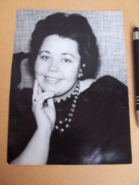 Rita Hunter British operatic soprano  Autograph (code No18)   please scroll down