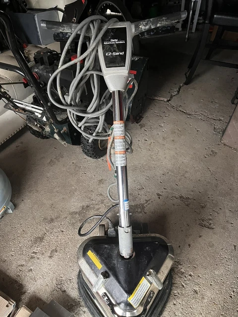 Clarke American Sanders Ez-Sand 3-Disc Orbital Sander, Accessories 2