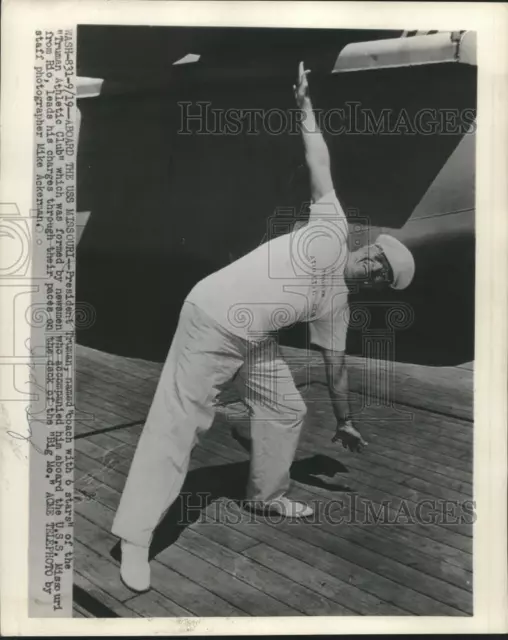 1947 Press Photo President Truman working out aboard the U.S.S. Missouri