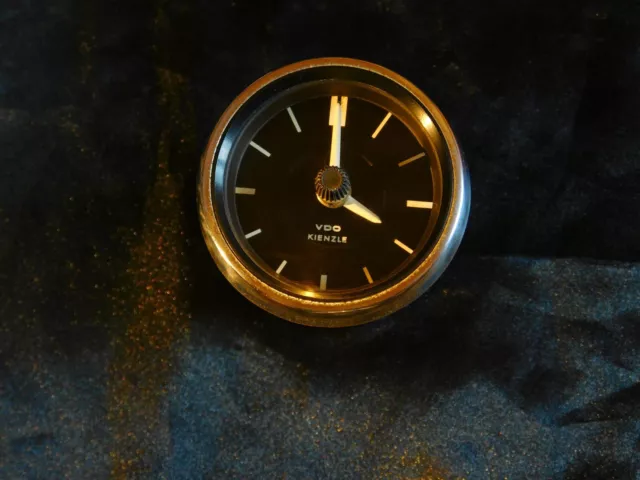 VDO Kienzle Uhr für Mercedes-Benz W114 W115 /8 Strich 8