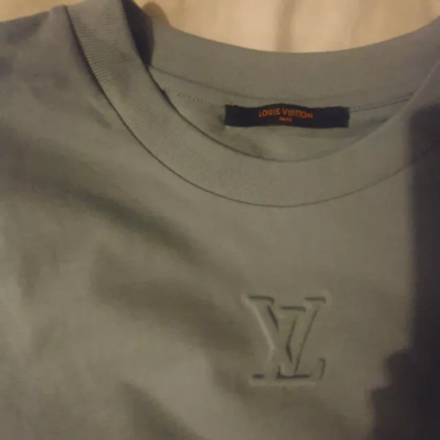 Louis Vuitton Brown Damier Pocket Trim Detail Short Sleeve T-Shirt M For  Sale at 1stDibs  louis vuitton damier t shirt, giant damier short-sleeved  shirt, louis vuitton pocket tee
