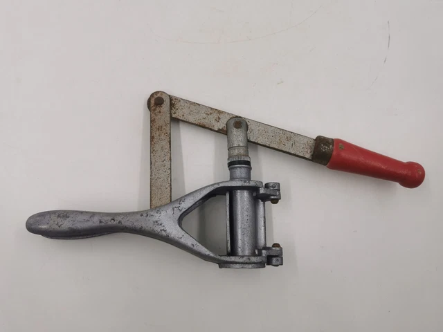 ANCIENNE BOUCHONNEUSE MANUEL SANBRI EUR 9,00 - FR