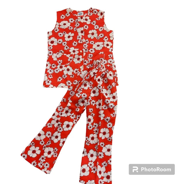 Set top floreale rosso vintage anni '60 e pantaloni