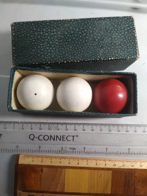 Vintage Set of British Crystalate Billiard Balls In Original Box