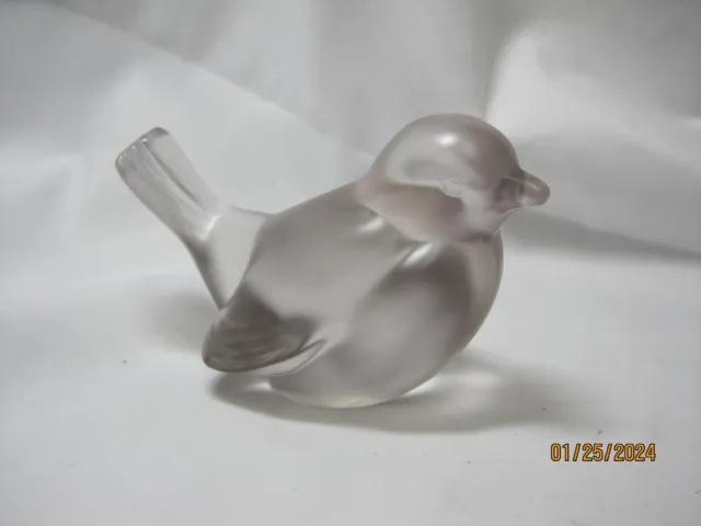 Vintage Fenton Art Glass Frosted Satin Bird Sparrow Figurine Paperweight