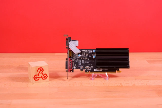 XFX ATI Radeon 5450 1 GB DDR3 PCI Express x16 SCSI Channel LVD/SE