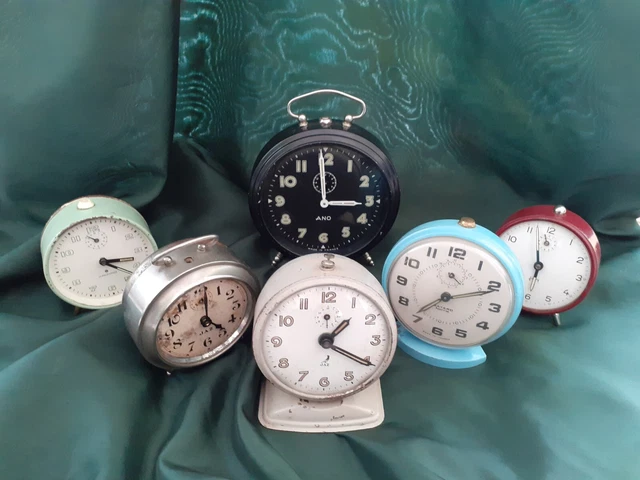 Lot Réveils Mécanique Vintage Hors Service Jaz Bayard Junghans Jaz Japy