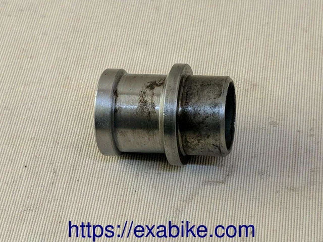 entretoise de porte-couronne pour Honda CBR 1000 F  de 1987 a 1988