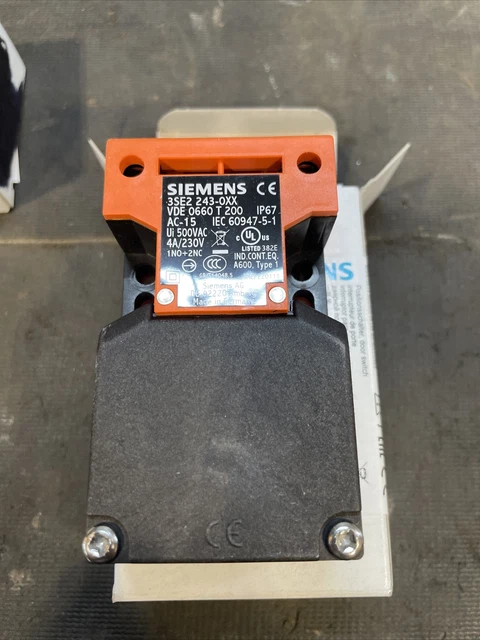 Siemens Interlock Switch 3SE2243-0XX40