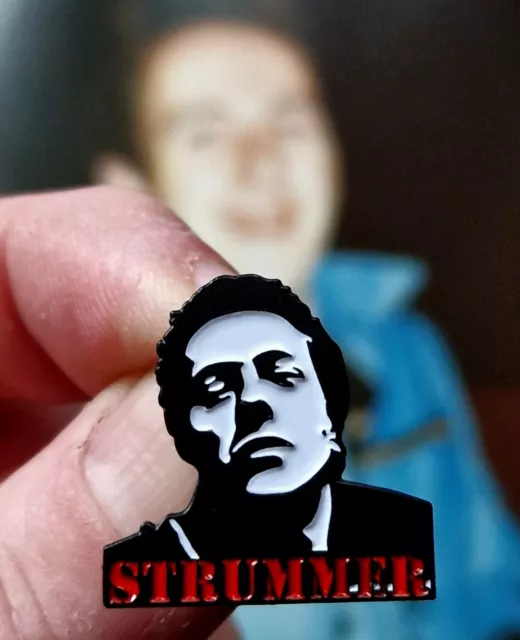 The Clash JOE STRUMMER MUG SHOT Pin Badge Punk Rock Strummerville White Riot