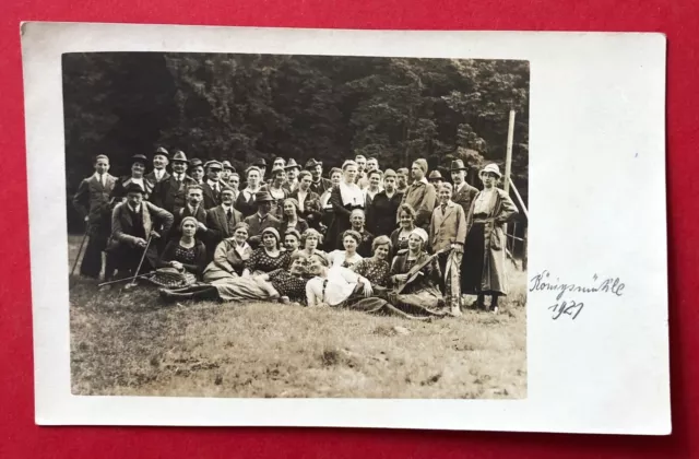 Foto AK KÖNIGSMÜHLE 1921 Gruppenbild Typen Ausflügler    ( 89462