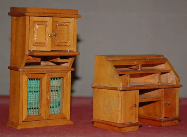 2 alte Möbel für Puppenstube - Küchenschrank und Sekretär