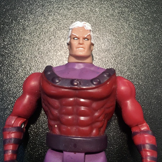 1998 Toy Biz Marvel Universe X-Men Magneto Action Figure Loose Mutant Villain