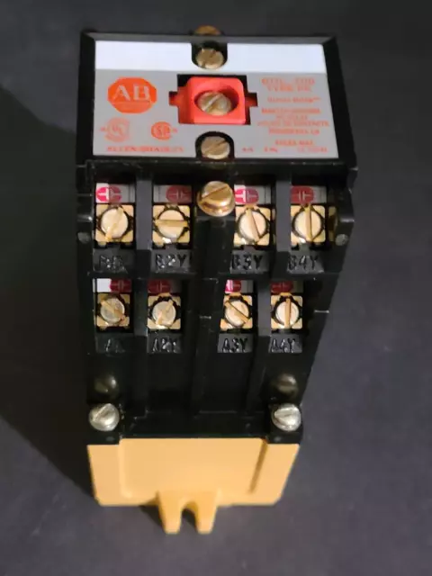 NEW PLEASE READ DESCRIPTION 700-PK400A1 Allen-Bradley BUL 700 type PK AC Relay