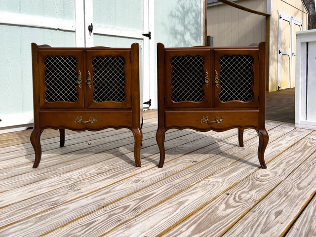 VTG Pair Townsend Furniture French Cherry Nightstands w/ Brass Door Fronts