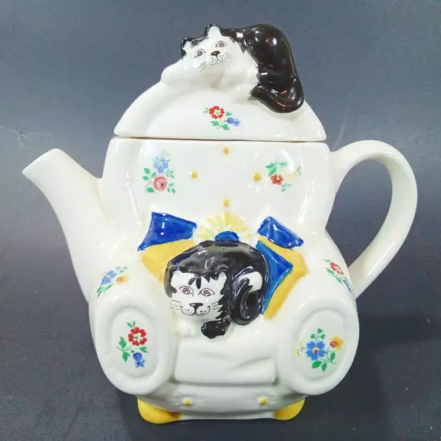 Wade England-Whimsical Teapots-Feline Collection-Cats on Armchair-Judith Wootton