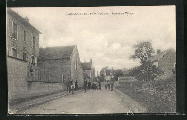 CPA Blaincourt-Les Précy Oise, Entrée du Village