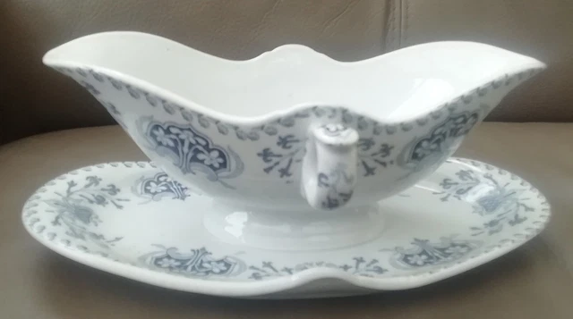 ANCIENNE SAUCIÈRE BLANCHE EUR 25,00 - FR