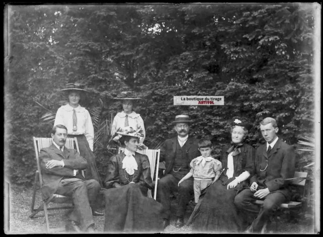 Plaque verre photo ancienne négatif noir et blanc 13x18 cm famille France jardin