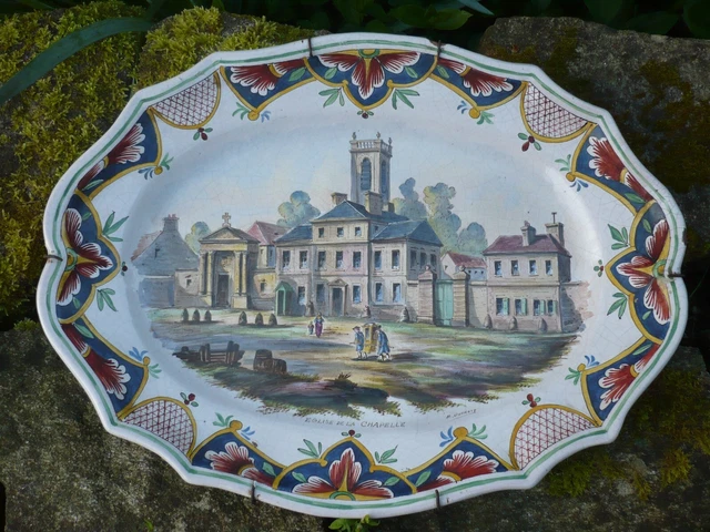 Très grand plat en faïence de Marseille la Veuve Perrin décor polychrome DUCROCQ