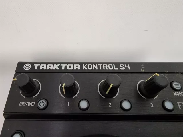 Tocadiscos Midi controlador de DJ Native Instruments Traktor Kontrol S4 MK1 2