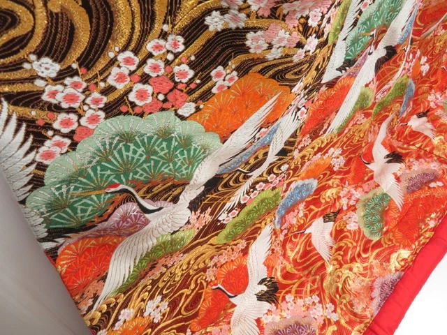 2916T02z4260  Japanese Kimono Silk UCHIKAKE Flying crane Red 3