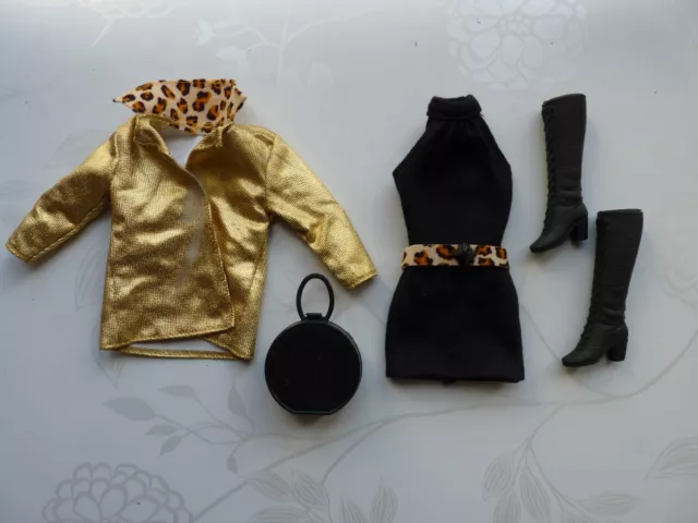 Tenue vintage Barbie Fashion Avenue #18375 1997