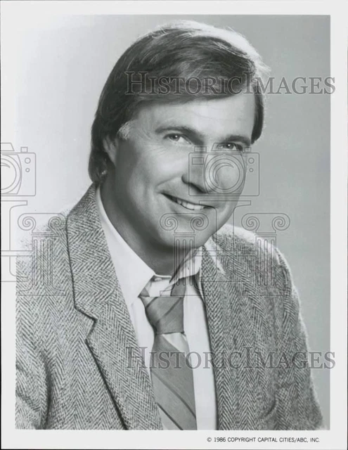 1986 Press Photo Actor Gil Gerard on "Sidekicks" TV Series - hpp20036