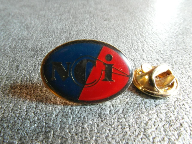 Pin's Canal+ Bleu Clair - Logo Télévision, émission - Rare, Laiton