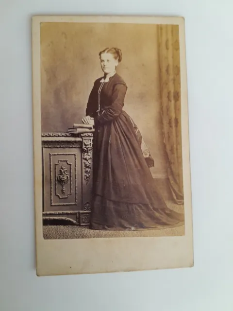 Victorian Carte de Visite CDV: Stunning Girl Fashion: E Thomas: Chippenham