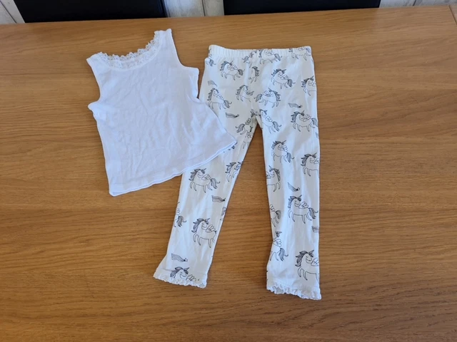 Bundle of lovely girl's clothes, age 2-3/3-4 yrs 37 Items & bundle of hair clips 18