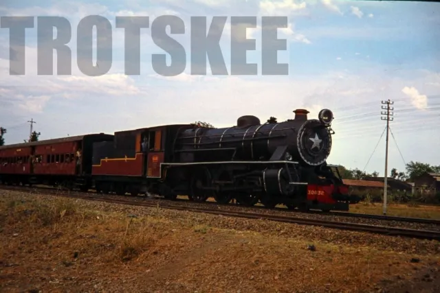 35mm Slide INDIA Indian Railways Steam Loco 30032 Jetalsar c1976 Original