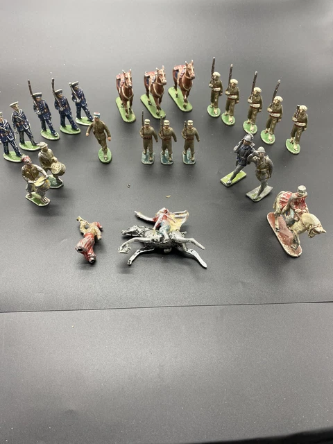 Jouet ancien lot de 19 Soldats Kiralu en plombs Et 5 Cavaliers