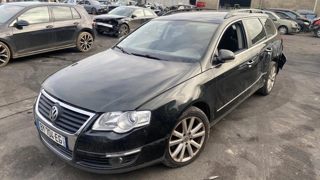 Attache ceinture arriere gauche VOLKSWAGEN PASSAT 5 BREAK 2.0 TDI /R:68290749