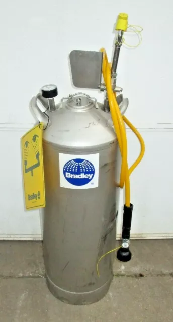 Bradley Portable Eyewash Station W/ Drench Hose 10Gal