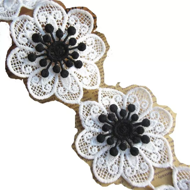 AD03 / Noir - APPLIQUE DENTELLE FLEUR BLANC ** 6,5 cm ** vendu par 2 pcs