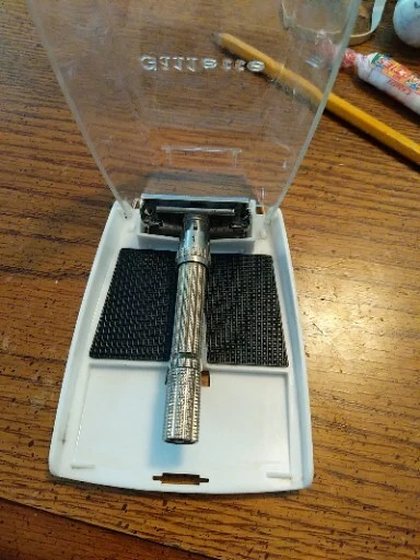 Gillette Adjustable Safety Razor  1-9    W/ Box