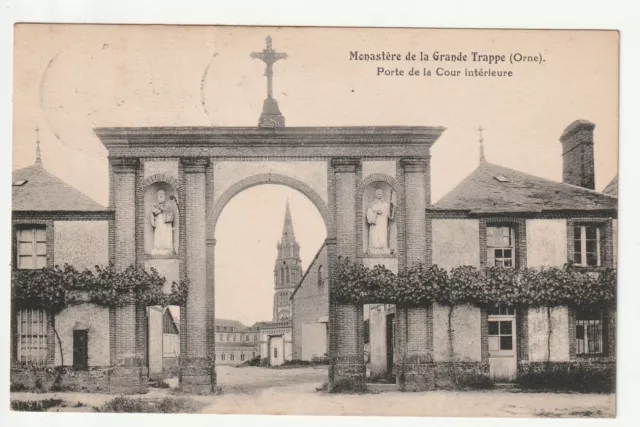 SOLIGNY LA TRAPPE - Orne - CPA 61 - La Grande Trappe Monastere Porte de la Cour