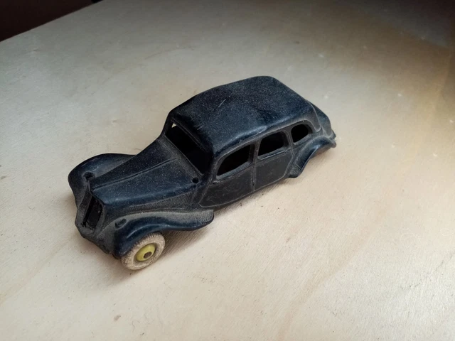 Miniature Norev 1/43 Série Réédition - Citroën Traction 15/6 Familiale 1949 Noir