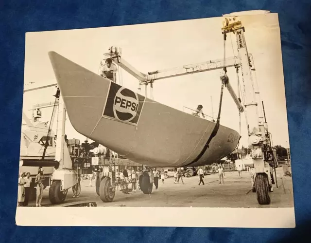 Soviet yacht "Phasis-Pepsi" on the round-the-world race. 1989