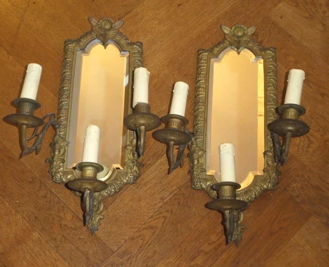 Ancienne paire d'appliques bougeoir miroir biseauté en bronze personnage 19 éme