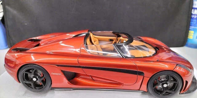 1/18 AUTOART KOENIGSEGG Regera En Rouge Candy 79026 Base Personnalisée