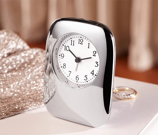 TCHIBO TCM WECKER Hochwertig verchromtes Metallgehäuse Neu und OVP