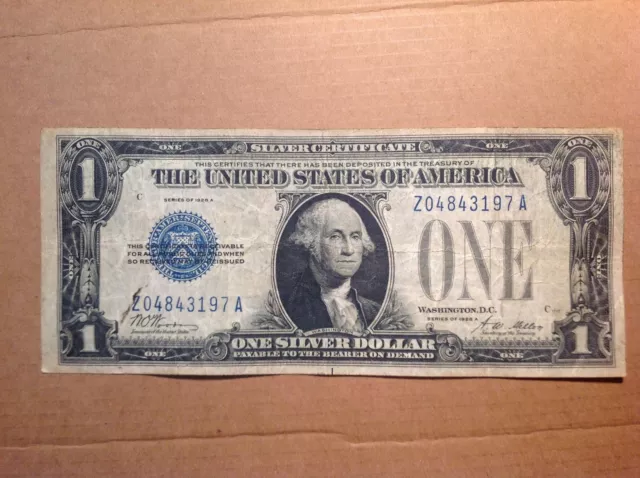 Circulated US Currency 1928A FunnyBack $1 Silver Certificate Banknote Z04843197A