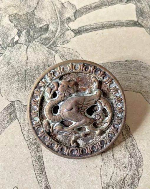 Grand bouton ancien en métal décor Dragon - Fin XIXeme -  Collection