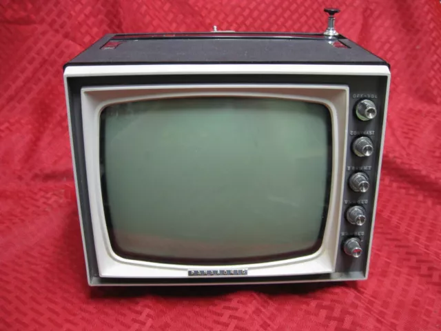 Panasonic Transistor TV Model TR-901 early 1960s? B&W solid state television 9"