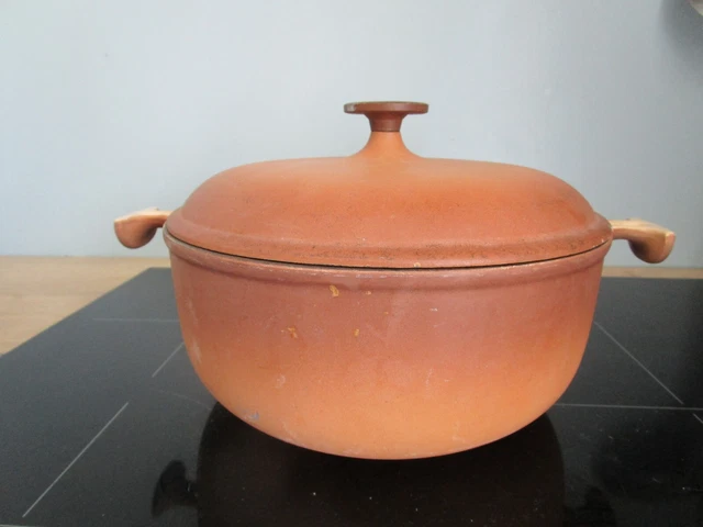 Pair Of Vintage 'La Mama' Enamel Pans By Enzo Mari For Le Creuset, Roasting Dish at | enzo mari le creuset