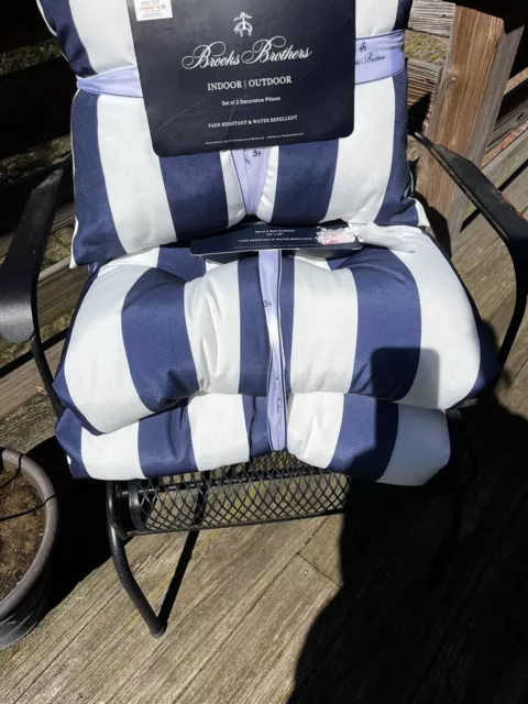 Brooks Brothers Set Outdoor Chair Cushions And 2  Pillows NWT Navy White Stripe