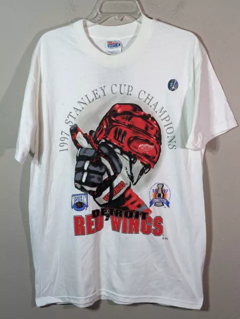 Rare Vintage 1997 Detroit Red Wings Stanley Cup Champs Yzerman T-shirt Large NWT